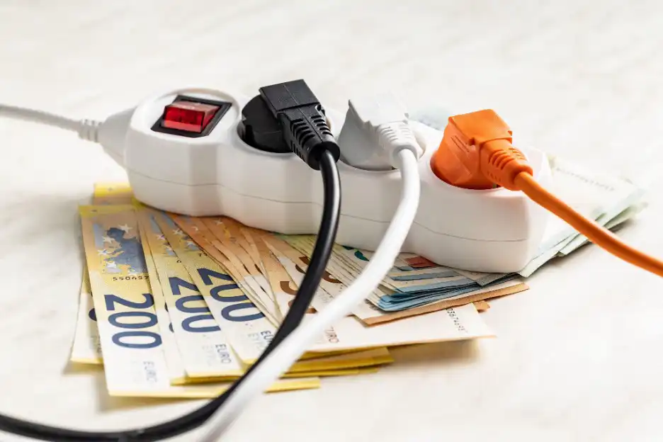 Saving on the electricity bill with solar energy
